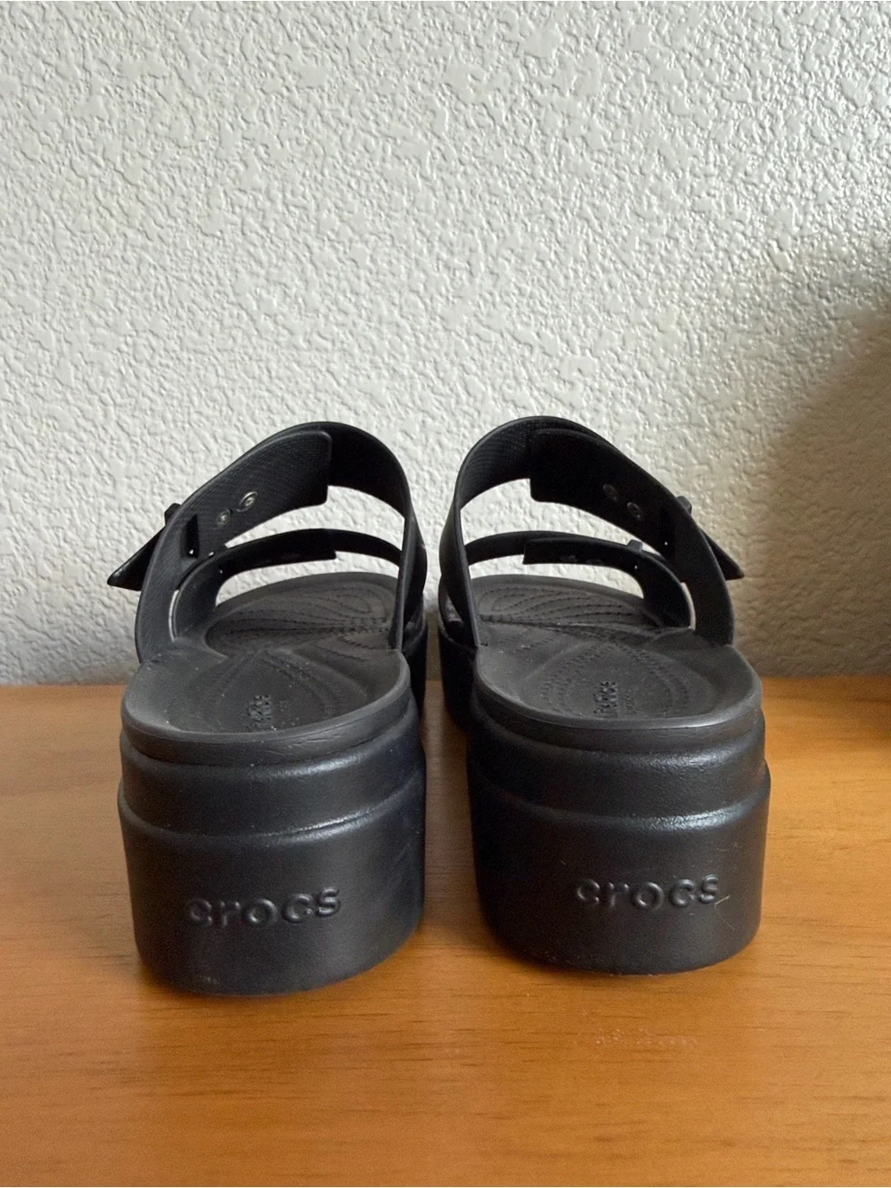 CROCS Women's Black Platform Double-Strap Slide Sandals - Picture 4 of 7